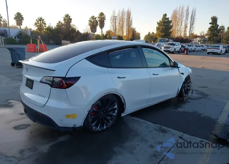 2022 Tesla Model Y Performance Dual Motor All-Wheel Drive from USA, damaged, VIN 7SAYGDEF0NF522223